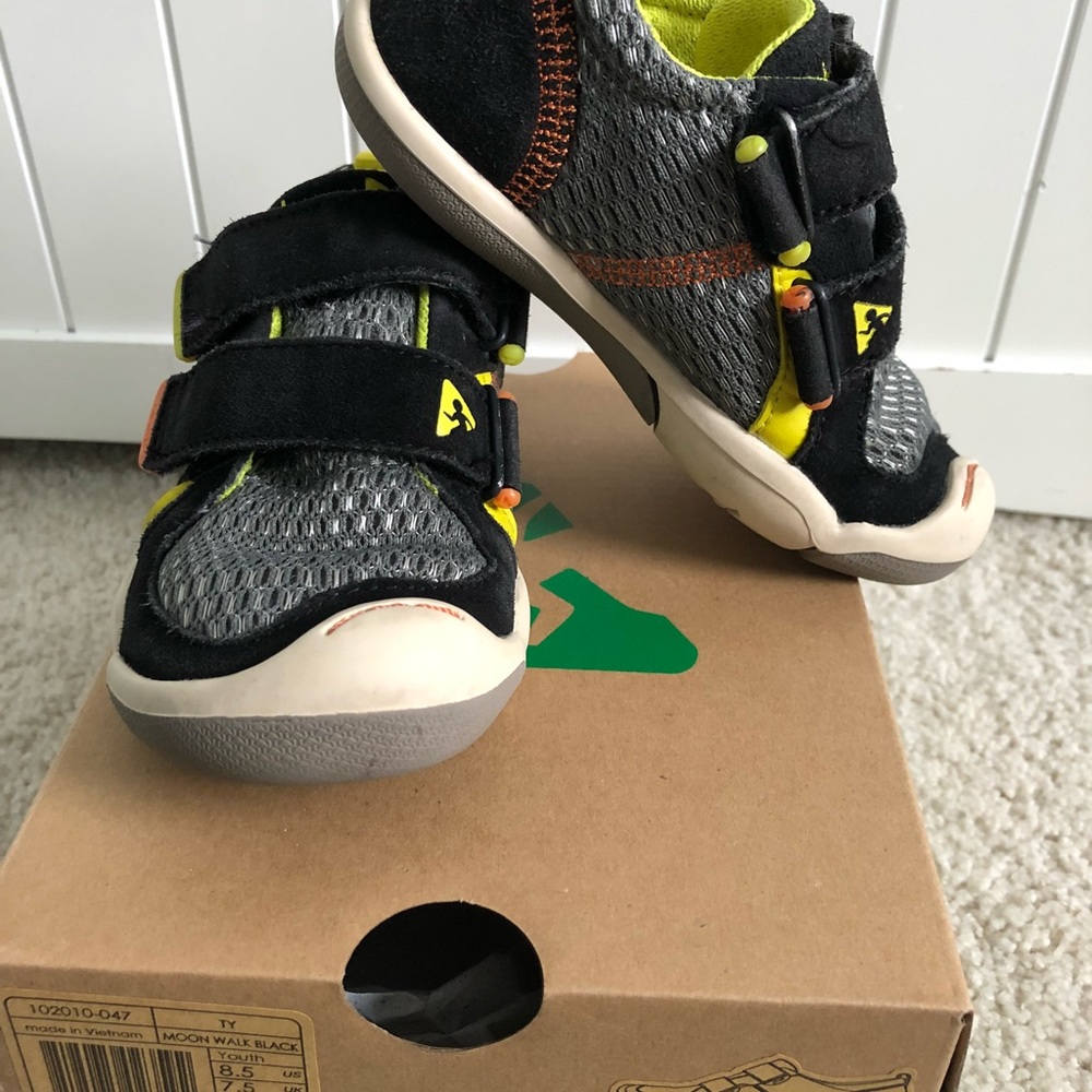 Toddler shoes